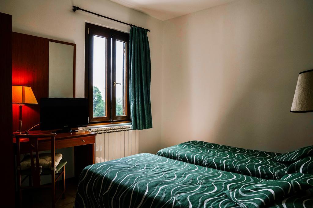 Agriturismo Cascina Del Vai كايرو مونتينوت المظهر الخارجي الصورة