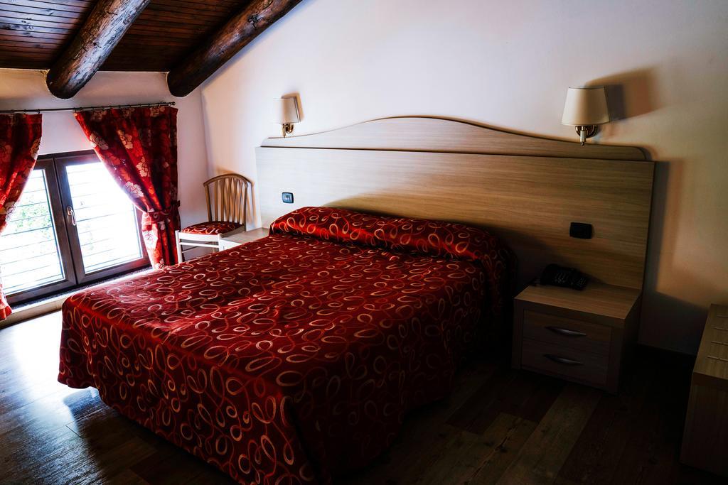 Agriturismo Cascina Del Vai كايرو مونتينوت المظهر الخارجي الصورة