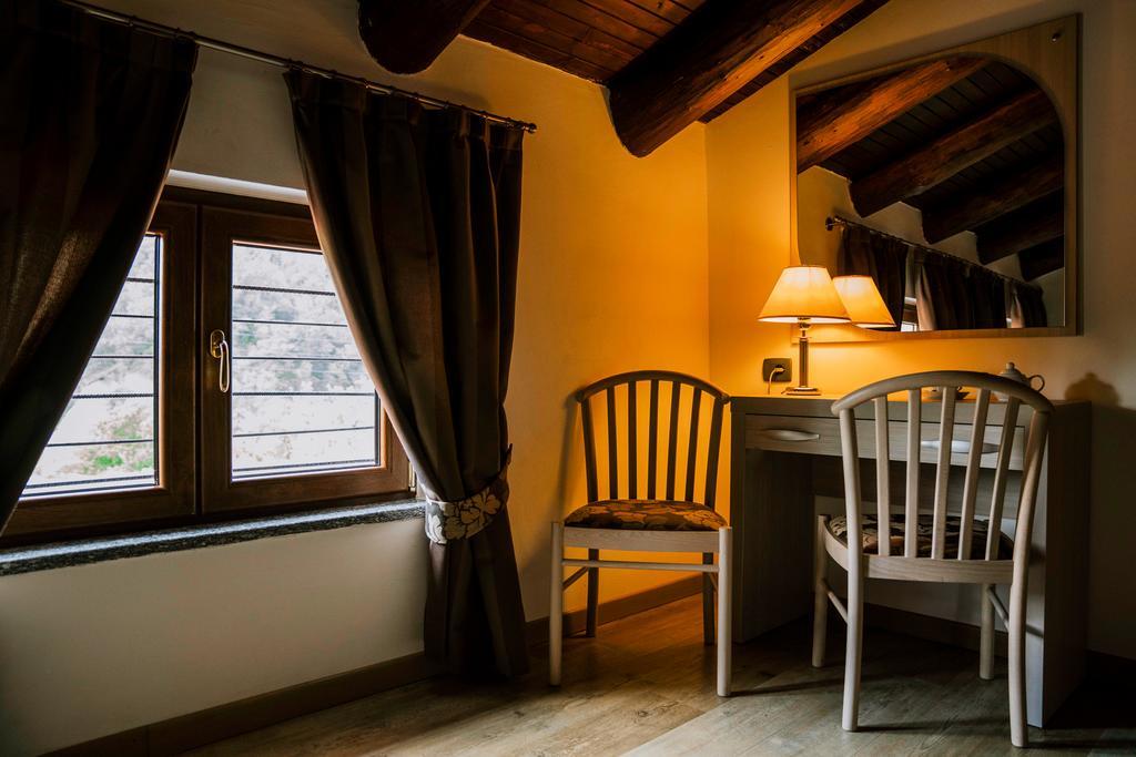 Agriturismo Cascina Del Vai كايرو مونتينوت المظهر الخارجي الصورة