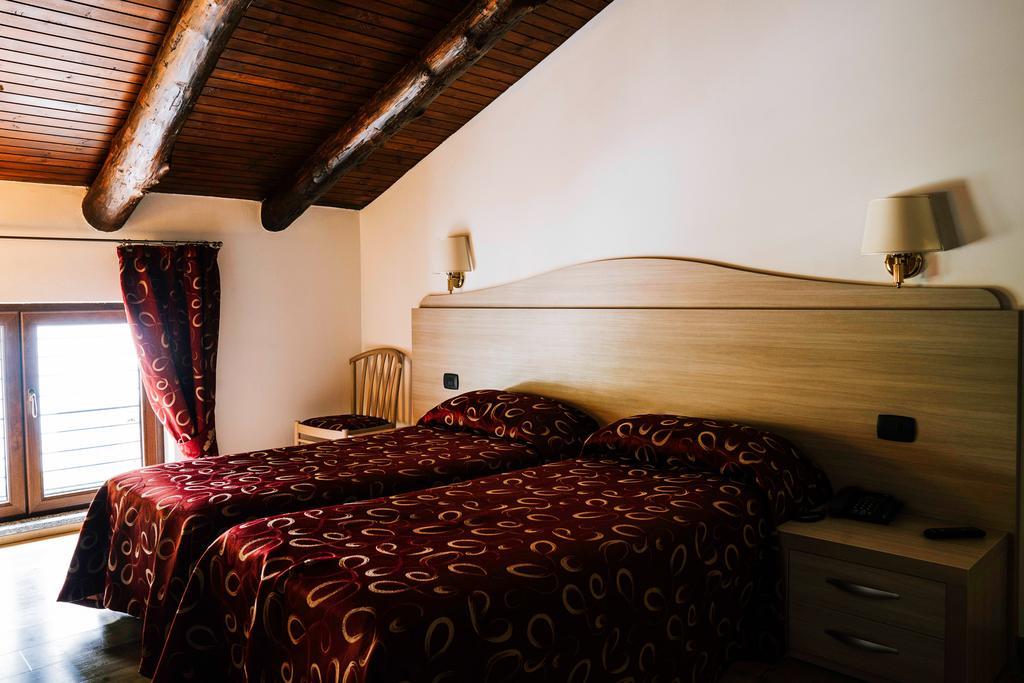 Agriturismo Cascina Del Vai كايرو مونتينوت المظهر الخارجي الصورة