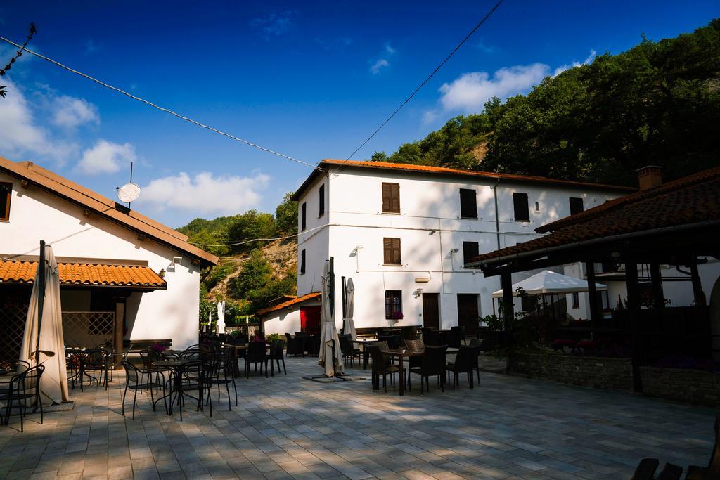 Agriturismo Cascina Del Vai كايرو مونتينوت المظهر الخارجي الصورة