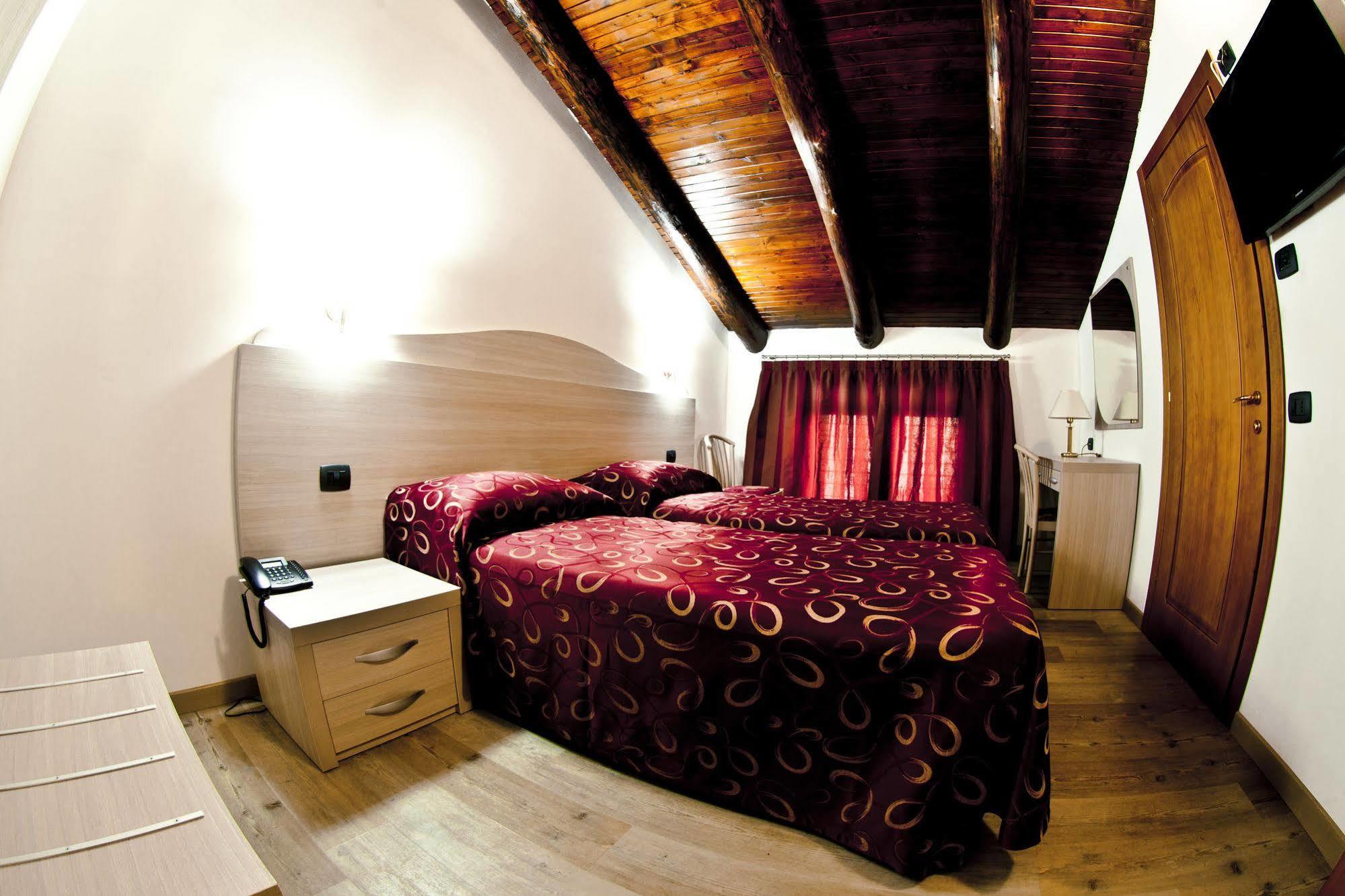 Agriturismo Cascina Del Vai كايرو مونتينوت المظهر الخارجي الصورة