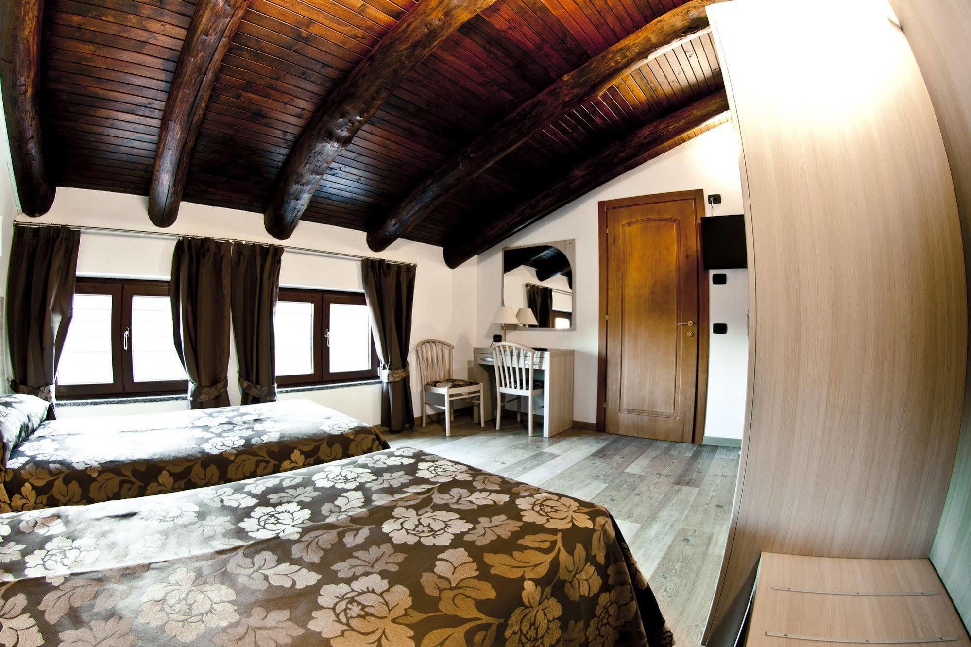 Agriturismo Cascina Del Vai كايرو مونتينوت المظهر الخارجي الصورة