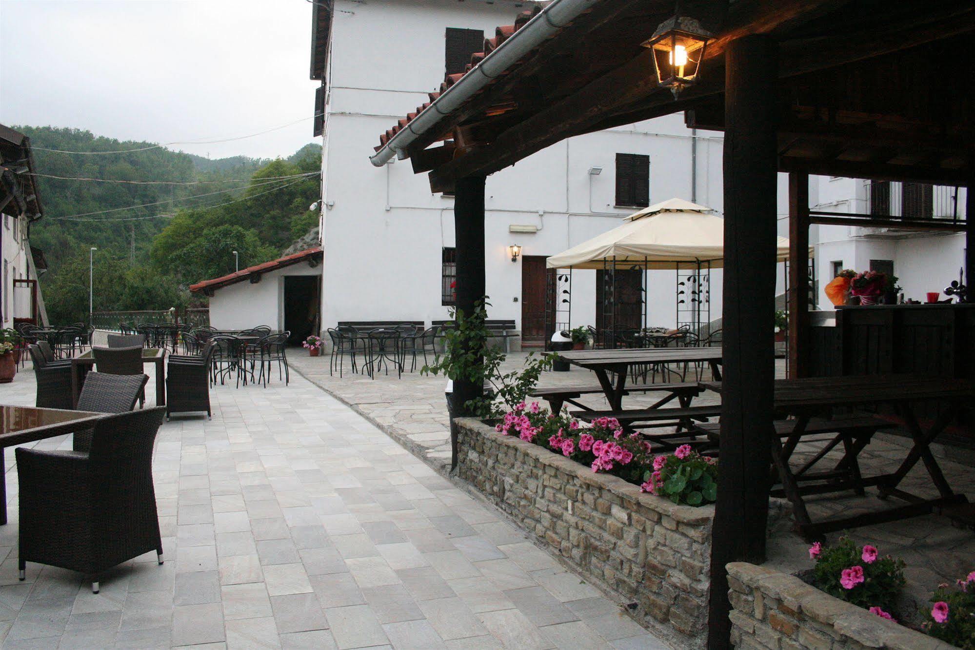 Agriturismo Cascina Del Vai كايرو مونتينوت المظهر الخارجي الصورة