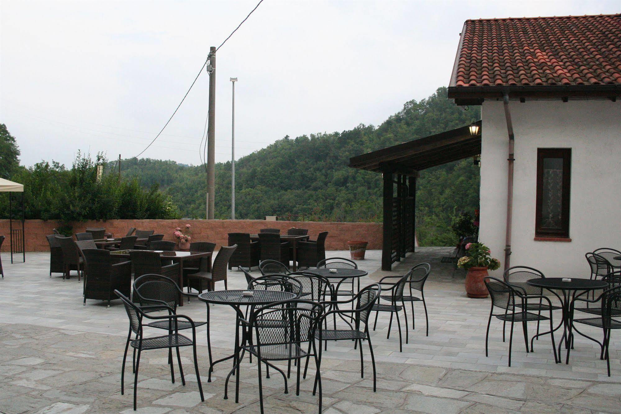Agriturismo Cascina Del Vai كايرو مونتينوت المظهر الخارجي الصورة
